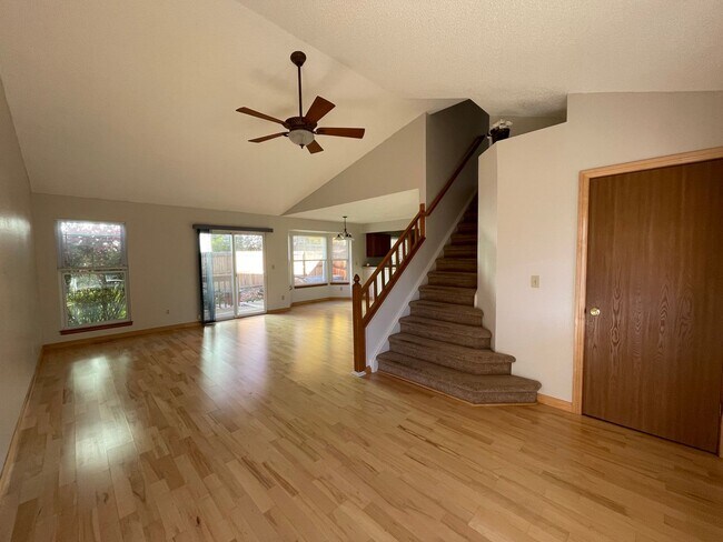 Building Photo - 1031 Mercury Dr