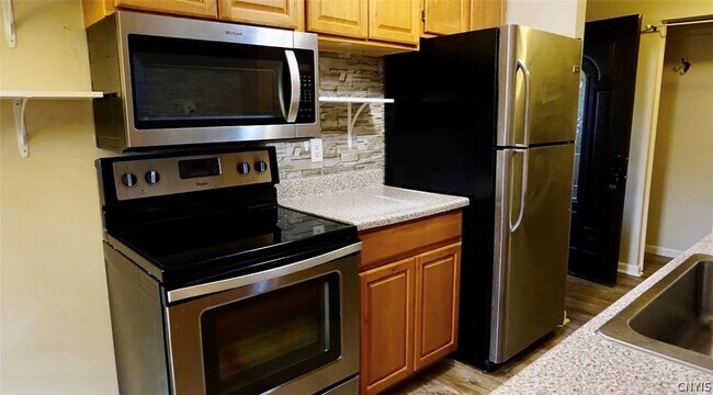 Building Photo - 555 Village Blvd N