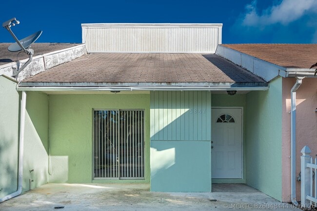 Building Photo - 5847 S 37th St