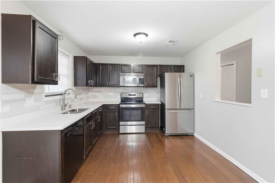 Building Photo - 442 Booth Cir SW