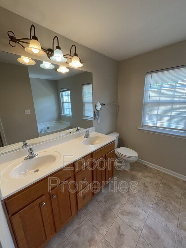 Building Photo - 250 Joshua Glen Ln