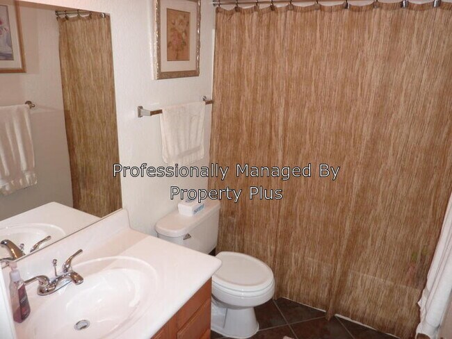 Building Photo - 5757 W Eugie Ave