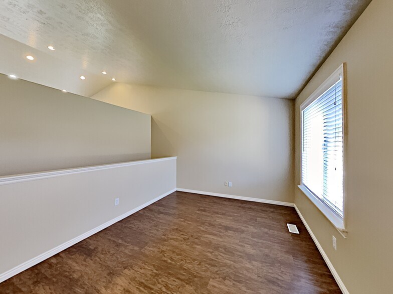 Building Photo - 163 Crystal Bay Dr