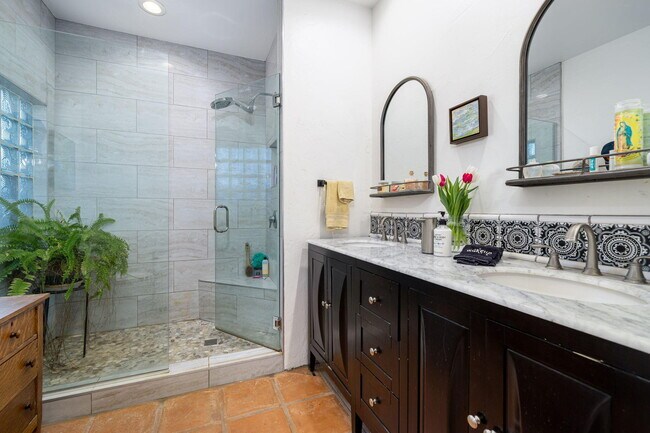 Building Photo - 53845 Avenida Cortez