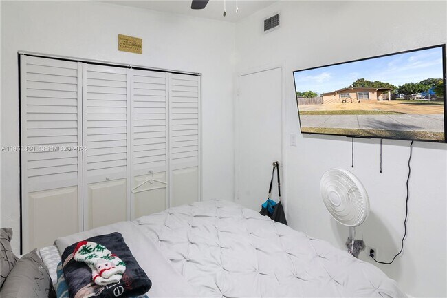 Building Photo - 11535 Lincoln Blvd