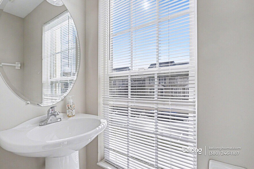 Building Photo - 5592 Middle Falls St