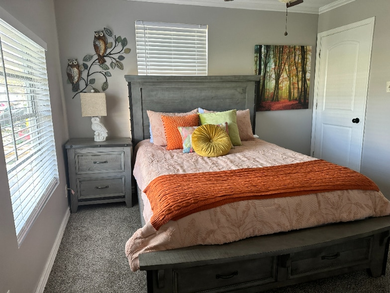 Primary Photo - 3811 Crutcher St