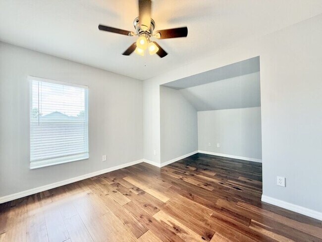 Building Photo - 15127 Skip Jack Loop