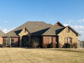 Building Photo - 1004 Waverly Way