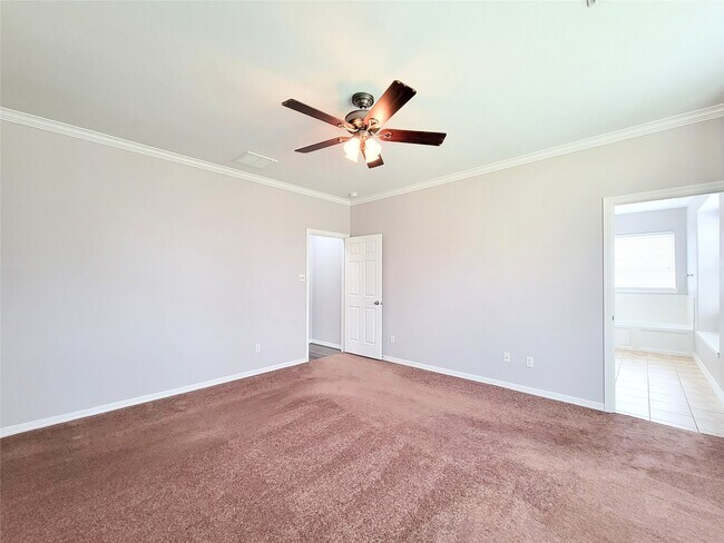 Building Photo - 17207 Mossbriar Ln