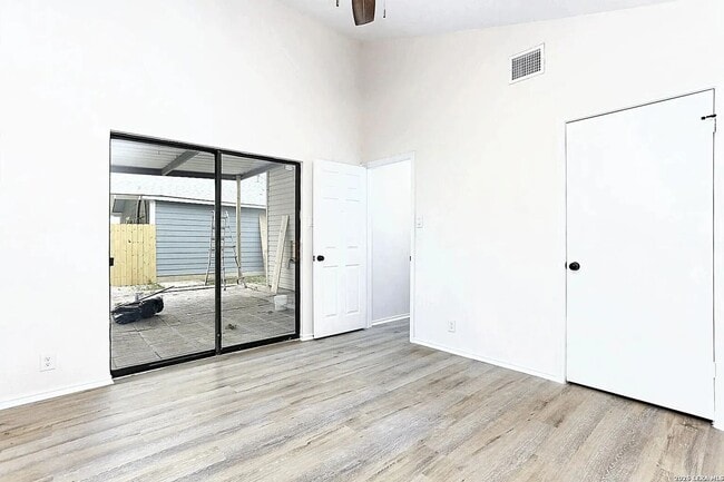 Building Photo - Single Story 3-Bedroom Home