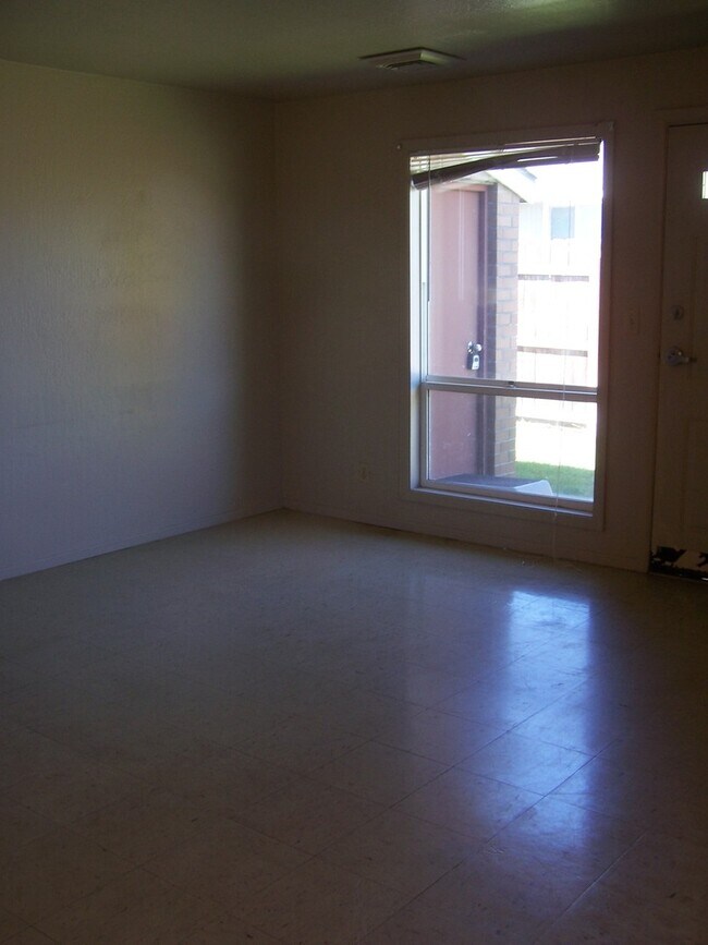 Building Photo - 2405sw31