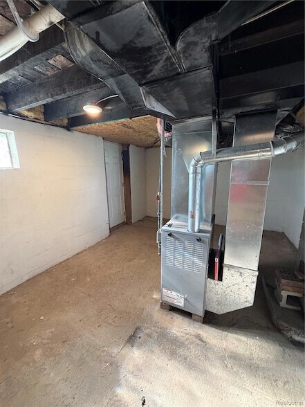 Building Photo - 1246 House Rd N