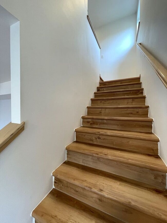 Building Photo - $2,000 | 3 Bedroom, 2.5 Bathroom Town Home | Pet Friendly* | Available for an August 1st, 2026 Mo...