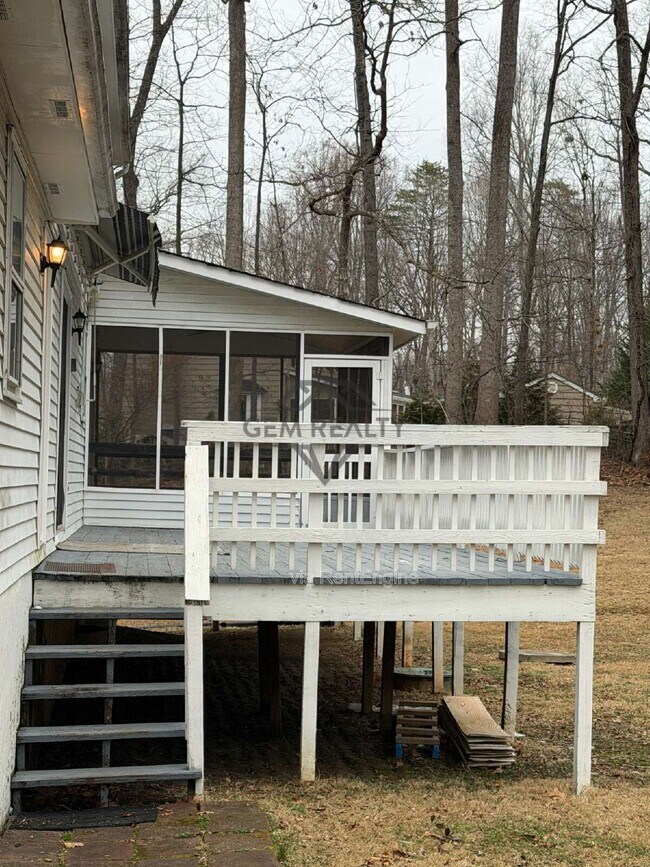 Building Photo - 4 Bryant St