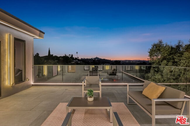 Building Photo - 7966 Mulholland Dr