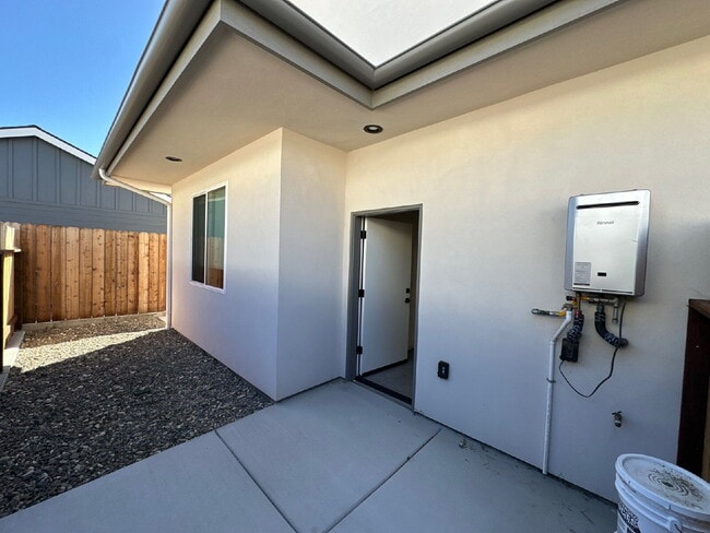 Building Photo - Ocean Views | Rooftop Deck | New Construction | For Lease $4,200/mo.