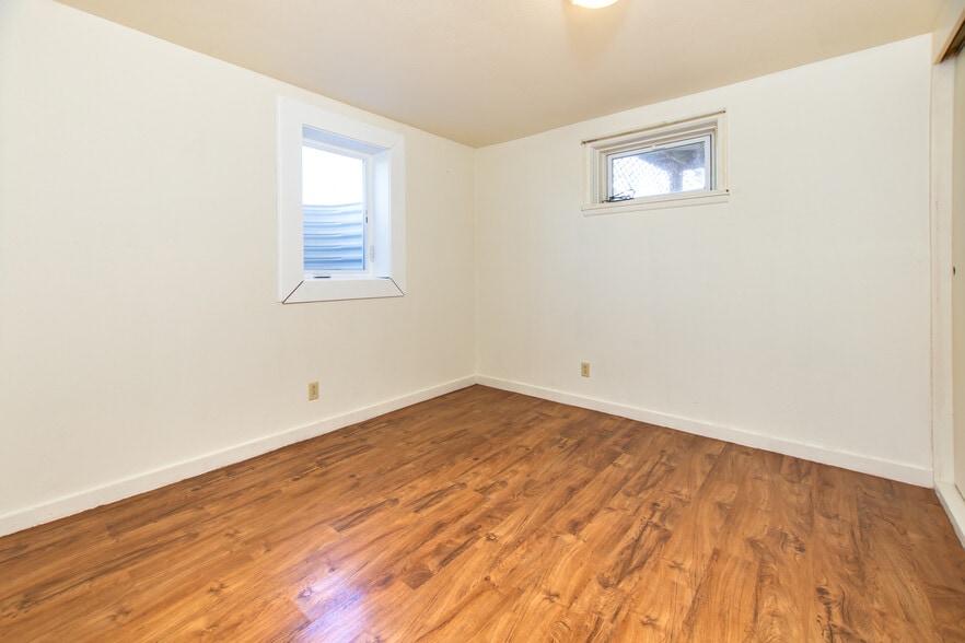 Main bedroom - 318 Saint Onge St