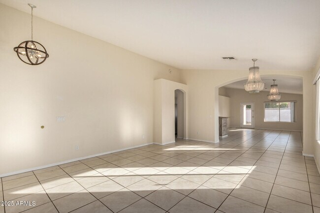 Building Photo - 8103 W Tonto Ln