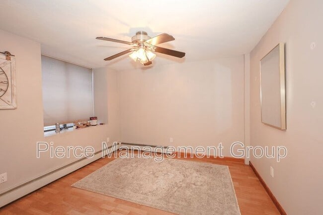 Building Photo - 9 Savage Ct