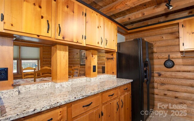 Building Photo - 2038 Toms Creek Rd