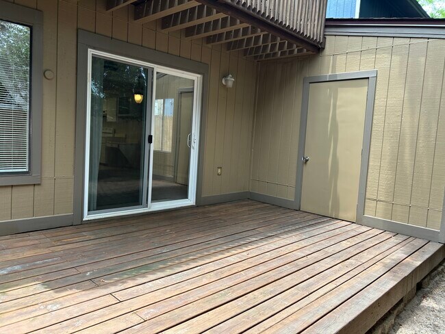 Building Photo - 3508 Parkwood Ave