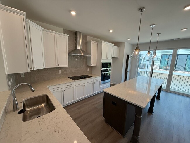 Building Photo - Brand New Townhome in Ballantyne!!