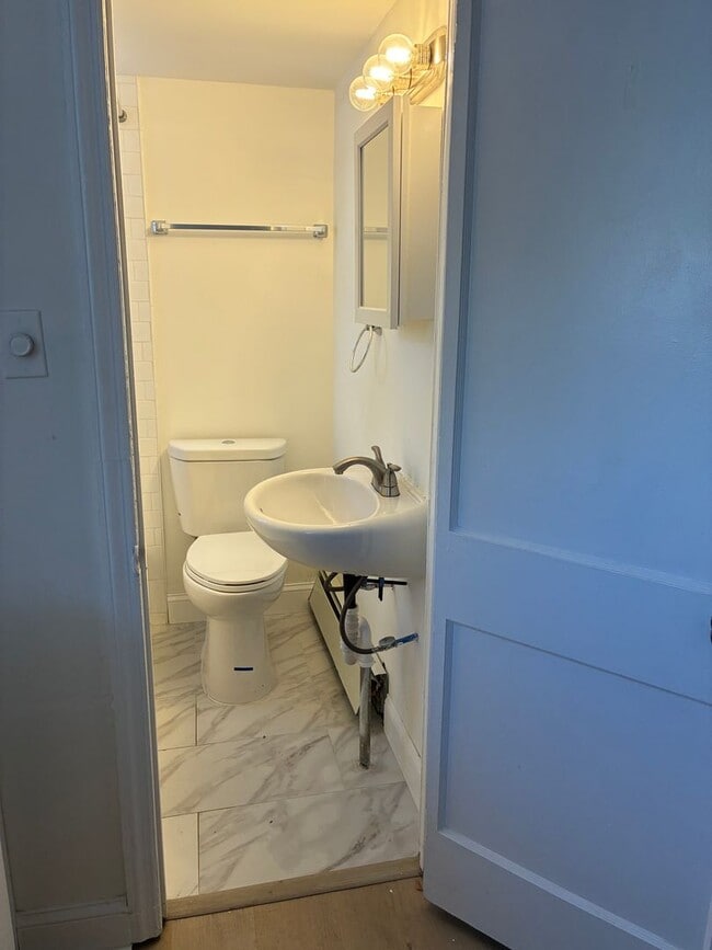 Building Photo - Congress Court Studio - Lansdowne, PA