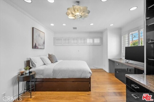 Building Photo - 712 Highland Ave