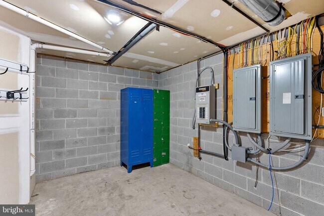 Building Photo - 19451 Youngs Cliff Rd