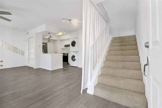 Building Photo - 2800 Jeanetta St