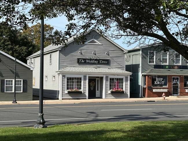 Primary Photo - 162 Main St
