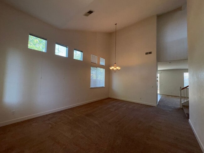 Building Photo - 100 Mt Adams Cir