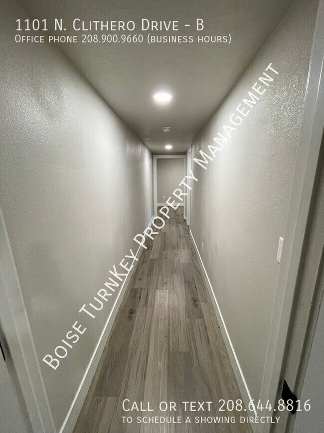 Building Photo - 1101 N Clithero Dr