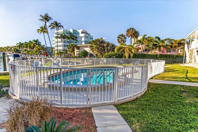 Building Photo - 2815 NE 33rd Ave