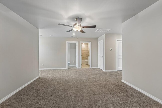 Building Photo - 12401 Samara Dr