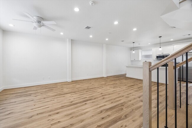 Building Photo - 2749 Redrock St