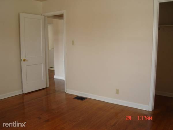 Building Photo - 4525 Indianola Ave