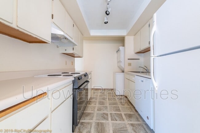 Building Photo - 254 Cervantes Cir
