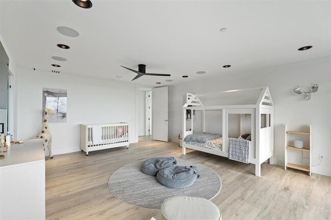 Building Photo - 1501 Ridgecrest Dr