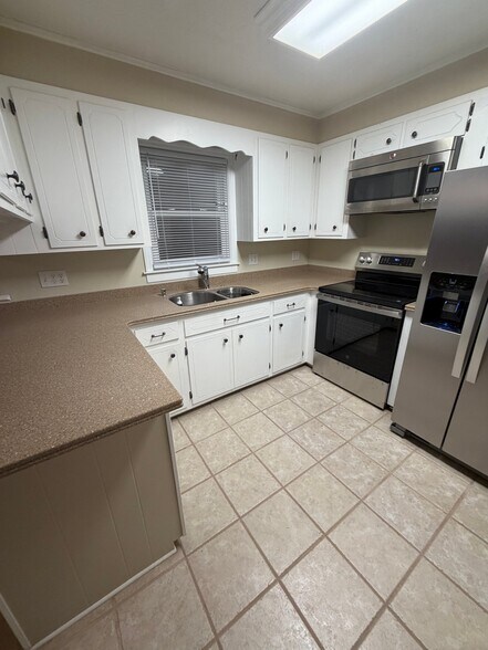 Building Photo - 280 Currituck Rd