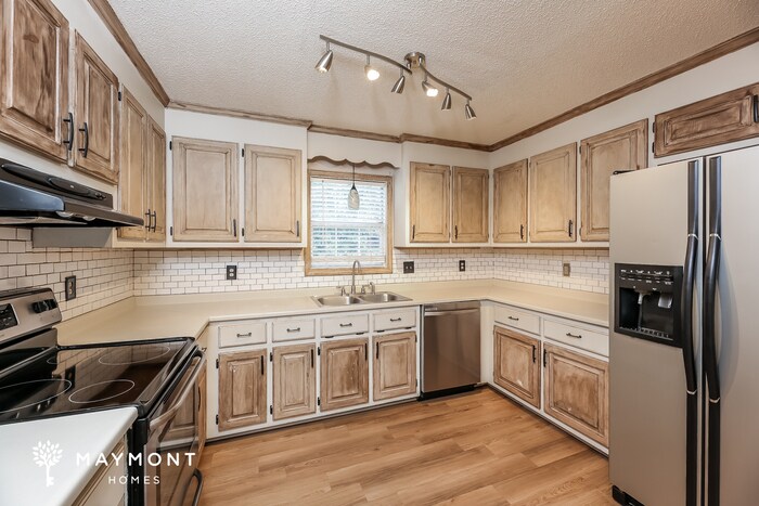 Building Photo - 8 Lantern Ln
