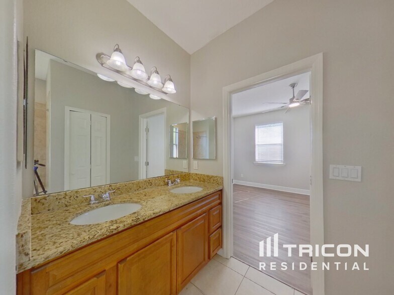 Building Photo - 606 Marigold Rd