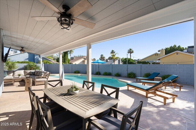 Building Photo - 2826 N Villas Ct