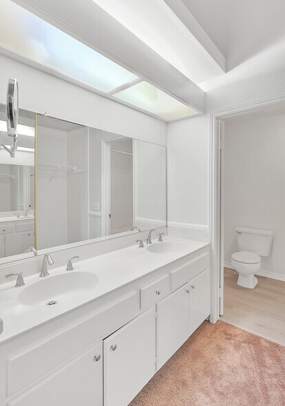 Building Photo - 26222 Fern Glen