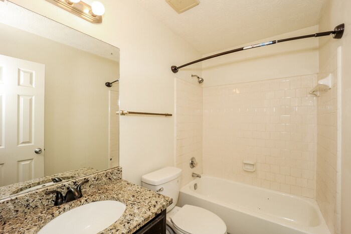 Building Photo - 7074 Williamsburg Dr