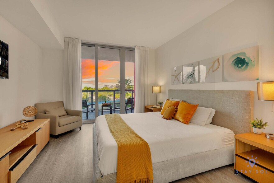 Building Photo - 2602 E Hallandale Beach Blvd