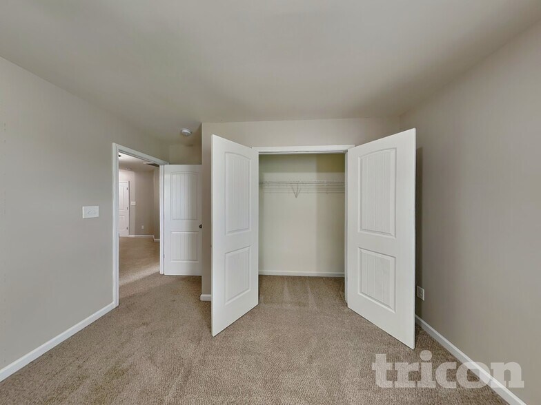 Building Photo - 239 Grovemere Ln