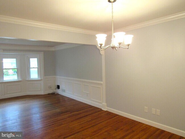 Building Photo - 5515 Helmont Dr