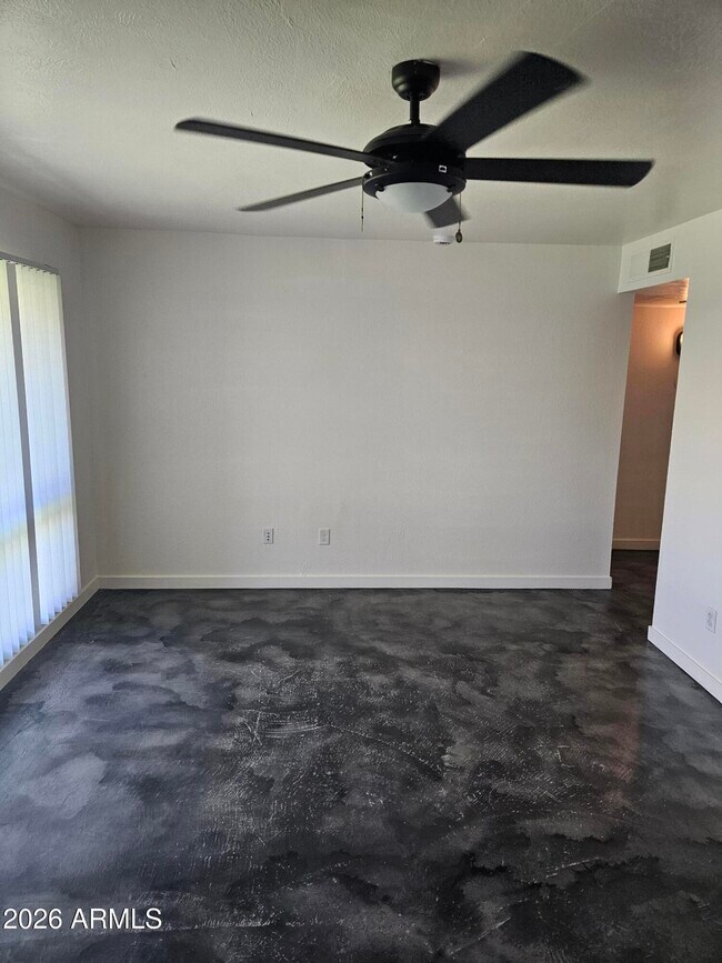 Building Photo - 1511 E Rovey Ave